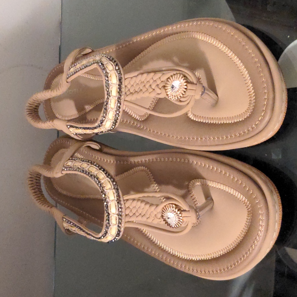 NEW Saimeitu Tan Boho Embellished Thong Sandals Size 10 Padded Insole